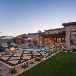 Outdoor Cintarosa Manor