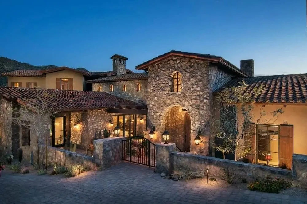 Silverleaf Hideaway custom home by Calvis Wyant